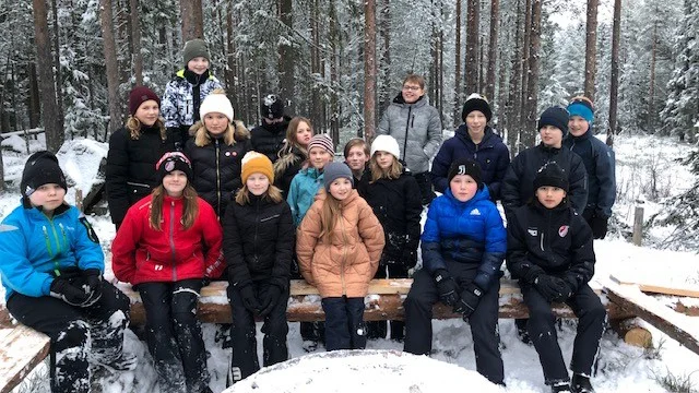 Eleverna i klass 5C är glada över att ha vunnit både kategori Reportage och Läsarbild i Minibladets tävling.
