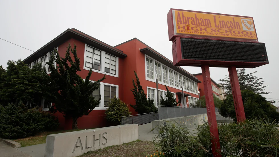 Abraham Lincoln High School i San Francisco, en av alla tomma skolor i staden. Arkivbild.