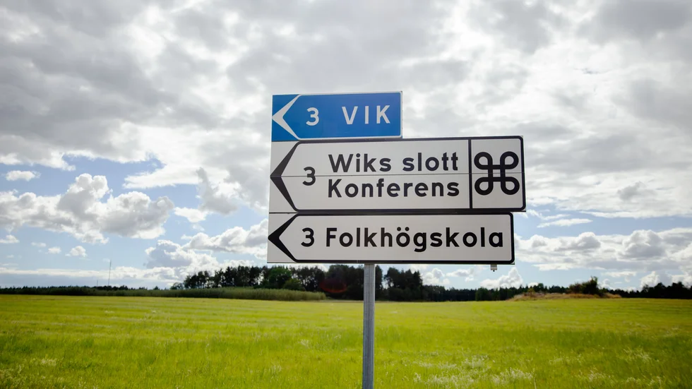 I höstas pausade kulturnämnden i Region Uppsala de estetiska kurserna vid Wiks folkhögskola, efter en långvarig konflikt mellan lärare och ledningen. Nu har nämnden fattat beslut om nya kurser.