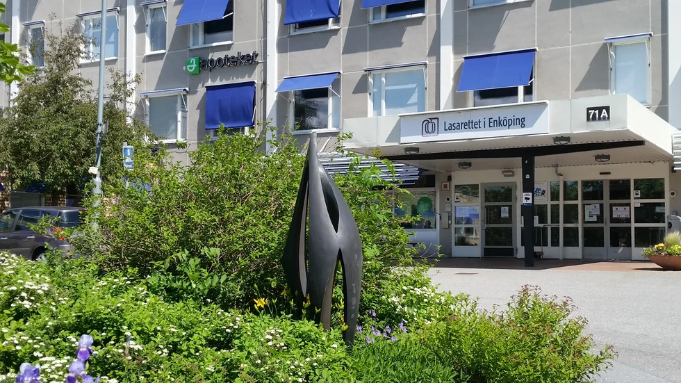 Lasarettet i Enköping hotas av stora besparingar om budgetramarna ska hållas.