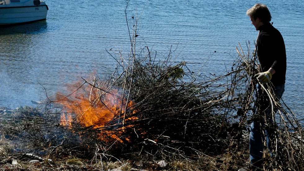 Från och med den 7 juli är det fritt fram att elda igen i Östergötland – fast med försiktighet.