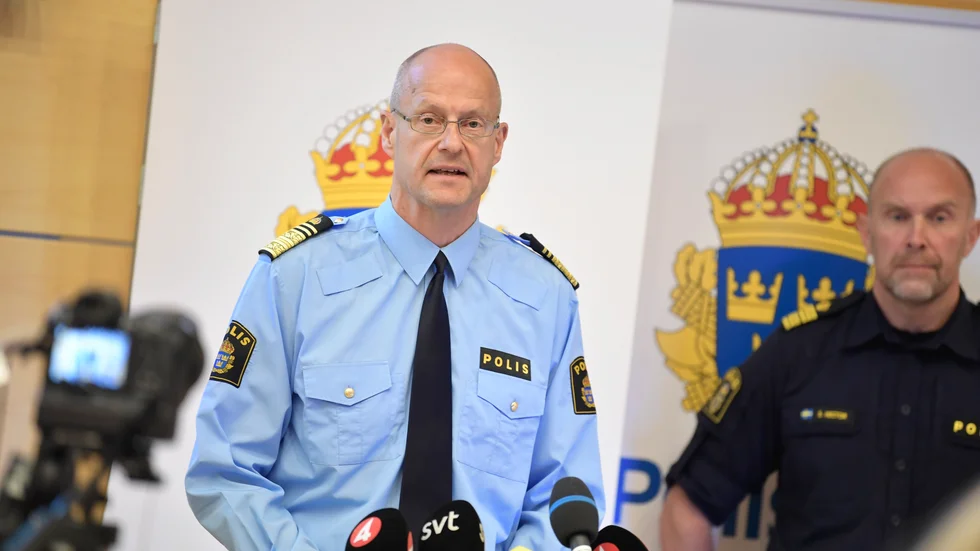 Mats Löfvings ord borde väga tungt men precis som vanligt slår Löfving, likt "Don Quijotes" väderkvarnar, planlöst runt omkring. Skriver insändarskribenten.