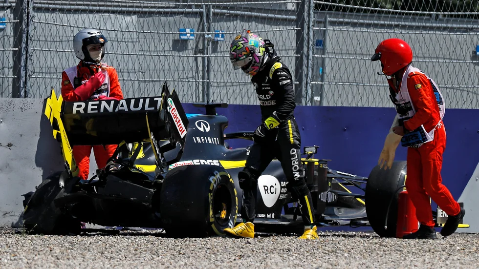 Daniel Ricciardo kraschade under träningen inför helgens GP-lopp i Österrike.