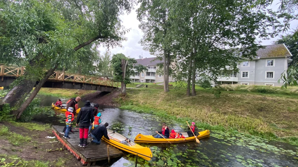 Kisas scoutkår har marknadsfört lånet av kanoter igenom sin Facebook-sida och till sina medlemmar.  