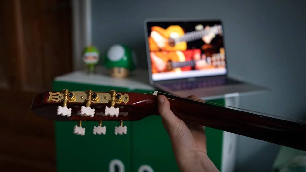 Fördröjningar vid användandet av digitala verktyg kan göra det svårt att spela instrument tillsammans på distans.