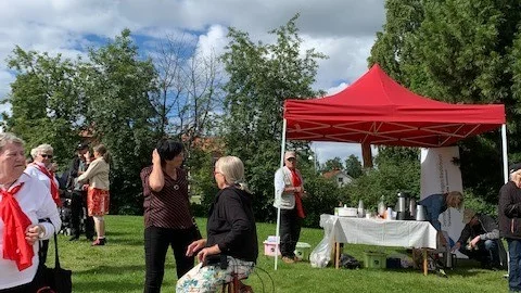 Stor uppslutning på torget.