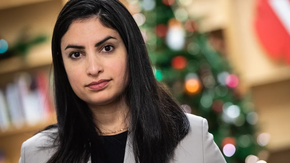 Vänsterpartiets ledare Nooshi Dadgostar i samband med att hon håller sitt första jultal.