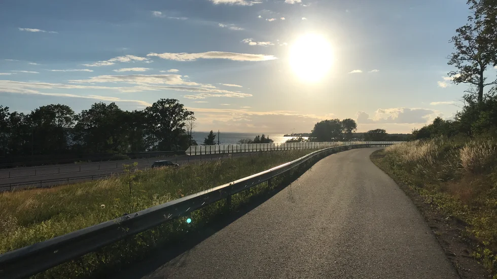 Ensam och i sällskap av solen. Det var så många av oss fick idrotta 2020, när coronapandemin slog sönder det mesta av arrangemang och samvaro. Ett år vi fick lära oss att inte ta något för givet. Bara att försöka återerövra och återskapa våra gamla liv nu framåt.