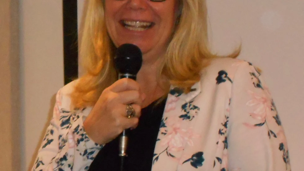 Kommunalrådet Lenita Ericson på uppskattat besök hos PRO.