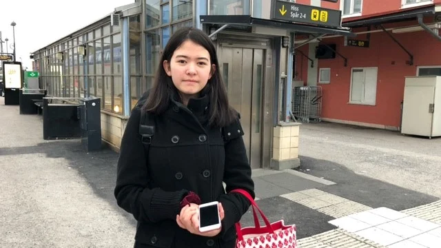 "Jag tycker det är en bra grej. Det är mindre risk för coronaspridningen och det är bättre för pensionärer och de som är i riskgrupper", säger tågresenären Ida Jakobsson.