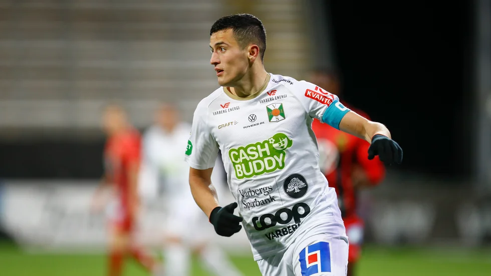 Astrit Selmani är en av allsvenskans hetaste övergångar så här långt inför säsongen. Han har lämnat Varberg för Hammarby. Arkivbild.