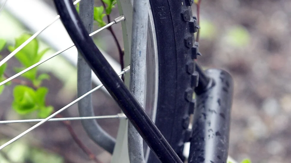 Det har saknats cykelställ i Arkösund, vilket det nu blir ändring på efter ett medborgarförslag.

 