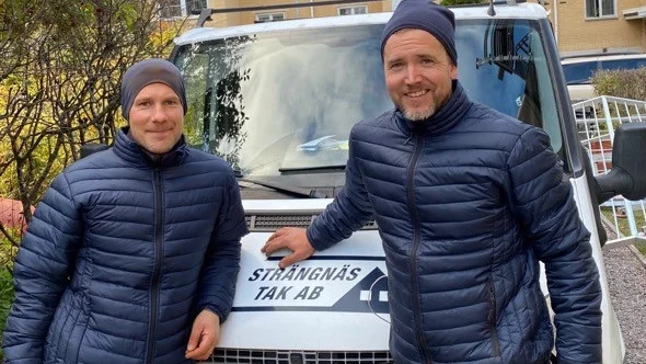 Erik Andersson och Daniel Radik driver Strängnäs Tak AB. 