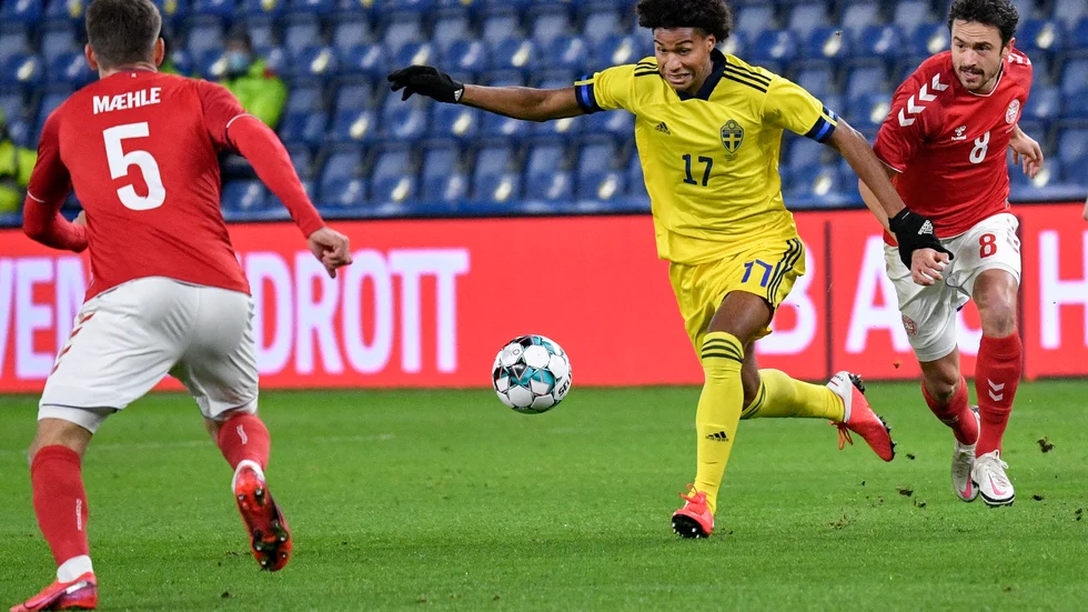 Mittfältaren Jens Cajustes debut i A-landslaget slutade med förlust.