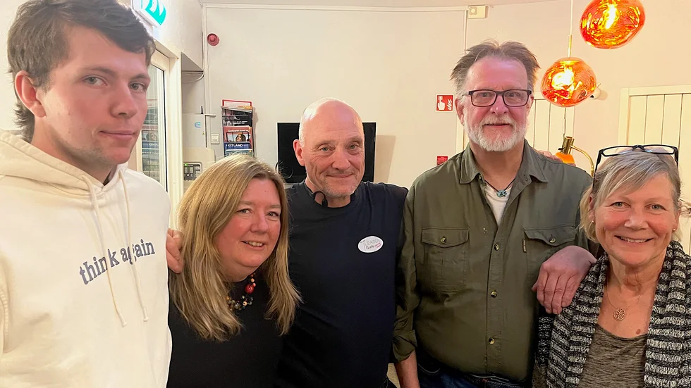 Ordföranden i mitten med nya ledamöterna Alvin Johansson, Åsa Dammström, Björn Ahlsén och Eva Engström.