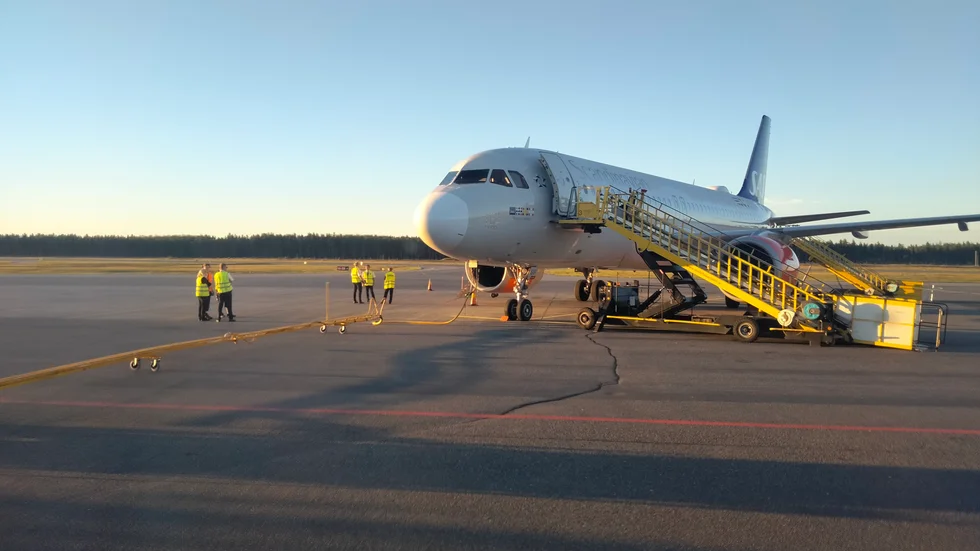 Flygplanet undersöks nu.
