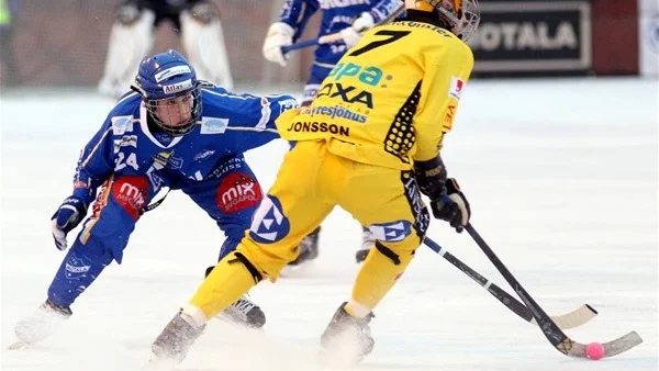 Fredrik Lönn blir kvar i IFK Motala. Han har skrivit på för två nya säsonger i klubben.