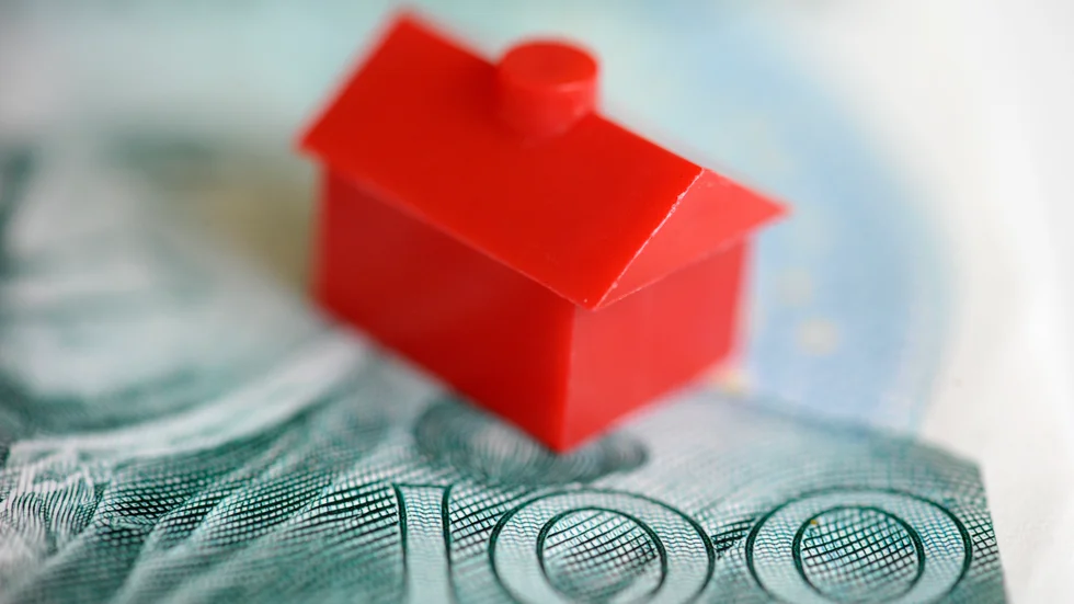 "Om en fastighetsskatt på 1 procent skulle återinföras skulle det innebära ytterligare kostnader på nästan 25 000 kronor per år för en villa i Luleå", skriver Anders Josefsson.
