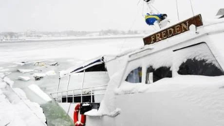 På botten. Freden sjönk i går morse. Foto:Karin Hertz