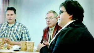 Fri nominering. Centerpartiet i länet hoppas få in en del nya namn på listorna inför nästa års val. Från vänster ombudsmannen Roger Sandström, riksdagsmannen Agne Hansson samt valombudsmannen Karin Helmersson.  FOTO: ANDERS LILJEGREN