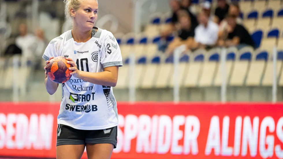 Guifs mittnia Jessica Rydberg var tillbaka mot Eslöv men tvingades kliva av ännu en gång efter en befarad huvudskada.