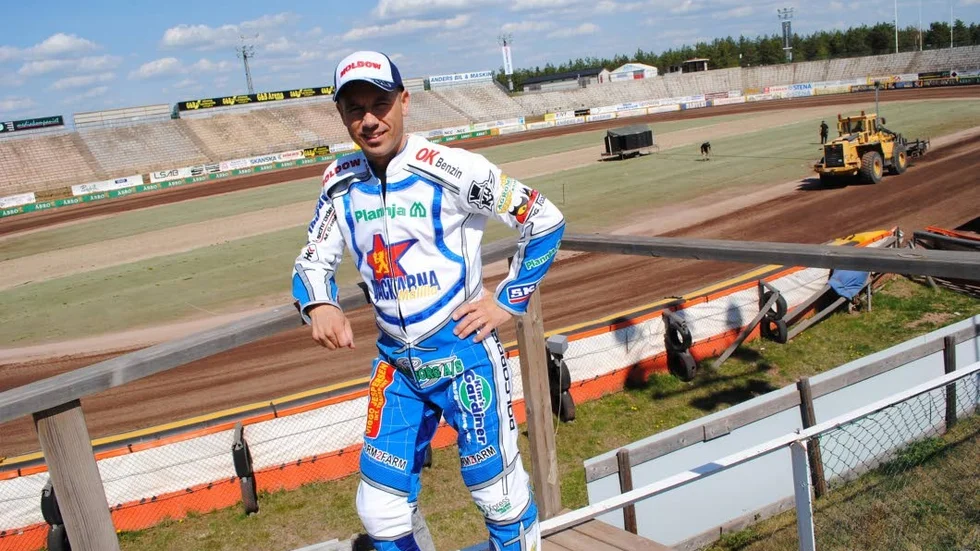 Nicki Pedersen har kört för Dackarna tidigare. Nu är han tillbaka på Skrotfrag Arena som 48-åring.