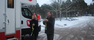 En buss lastad med tandvård