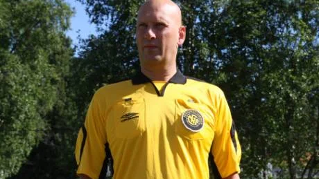 Jonny Nilsen är en av domarna som får internationella uppdrag under Viva World Cup.