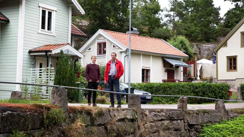 Uppsikt. Sebastian Monell och Yngve Blomberg har byggnader och miljöer i Kinda som arbetsfält.