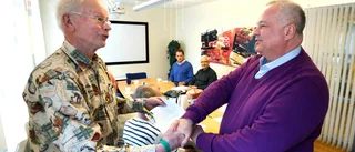 "Vi vill att tågen stannar i Sturefors!"