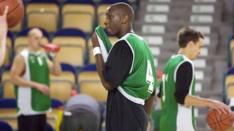 Det tog ett litet tag. Men nu har guarden Gerard Riley hittat sin roll i Plannja Basket.