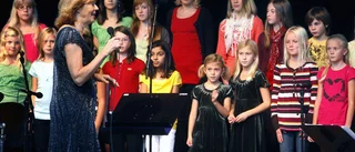 Lill sjöng för Världens Barn