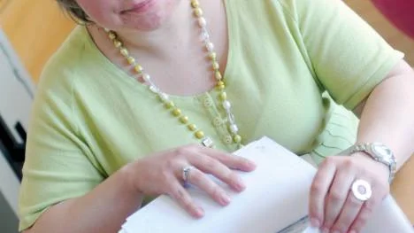 "Nu har jag dubbelkollat", säger kommunalrådet Linda Ylivainio. Men kommunledningens siffror stämmer fortfarande inte överens med tekniska kontorets egna uppgifter. FOTO: Linda Danhall