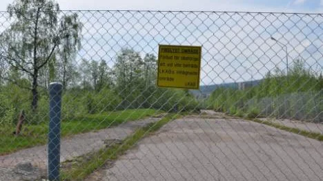 Boende vid stängslen i Malmberget överklagar LKAB:s vägbyggen som de anser försämrar deras miljö.FOTO: Marie Ridderström