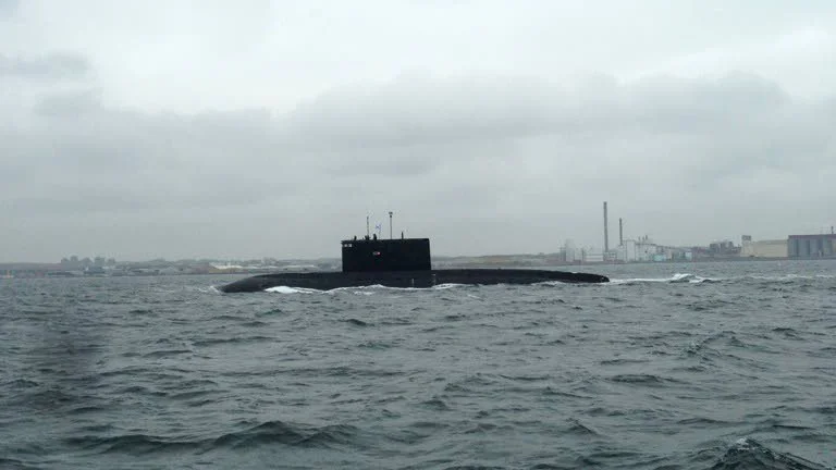 Åter dags. Ryska ubåtar tar kurs mot ett avrustat Sverige.