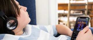 Förbjud lyssneläsning i skolan