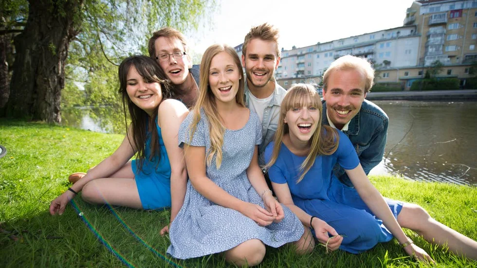 Intakt. Gruppen består av Tova Ekstrand, Viktor Noremo, Sara Saldner, Martin Johansson, Lisa Öhrlund och Benjamin Karlsson.