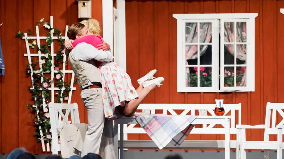 Teatern i Medevi Brunn spelas till 4 augusti.