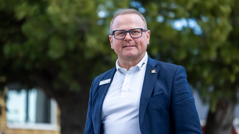 Peder Ledin, chefsmäklare på Fastighetsbyrån i Boden, beskriver läget som udda på Bodens bostadsmarknad, där många köpare inte har möjlighet att möta säljarnas krav på pris.