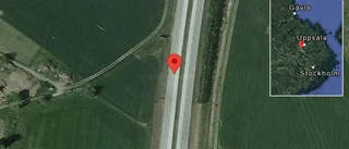 Personbil stillastående på E4
