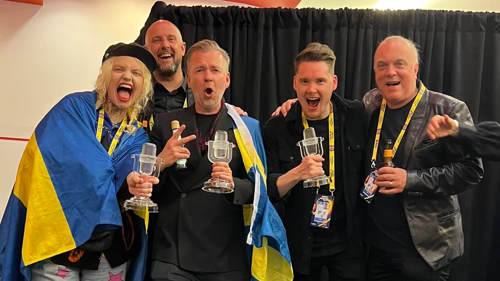 De som skrivit låten "Tattoo" är Peter Boström, Moa "Cazzi Opeia" Carlebecker, Thomas G:son, Jimmy Jansson, Loreen och Jimmy "Joker" Thörnfeldt. Inatt vann de Eurovision song contest i Liverpool.