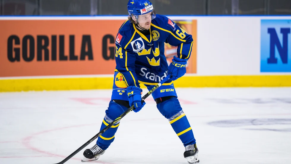 Jonathan Pudas blev uttagen, men är för tillfället sjuk och reser till Finland först under onsdagen.