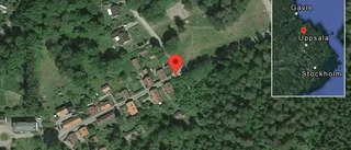 Fallna träd skapar problem i trafiken på väg 726