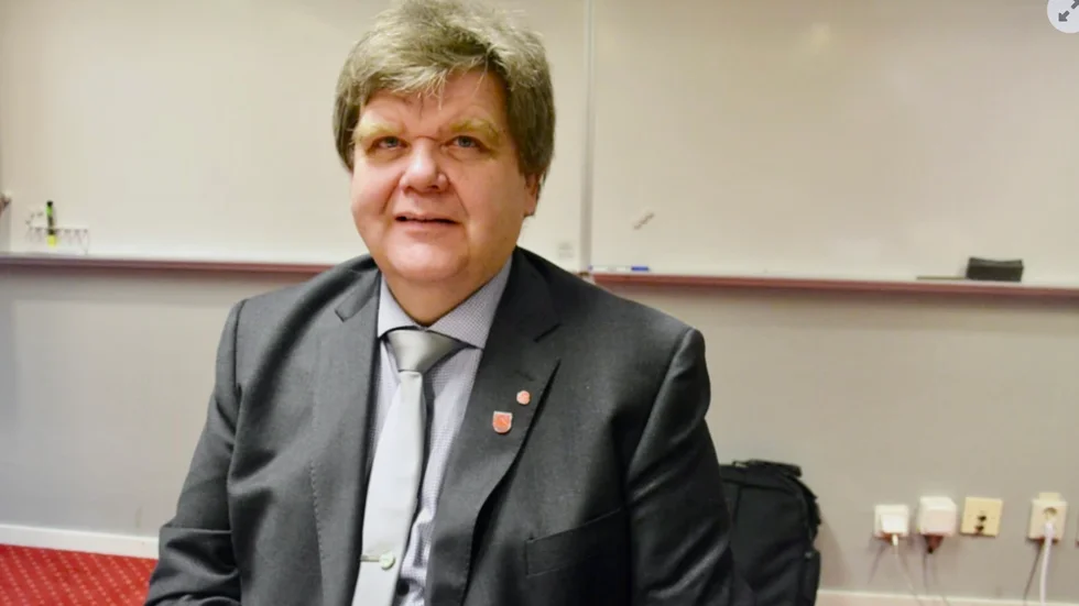 Joakim Eliasson motionerade om fler hjärtstartare i Malå.