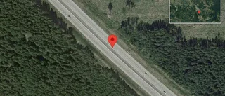 Personbil stillastående på E20 - problem i trafiken