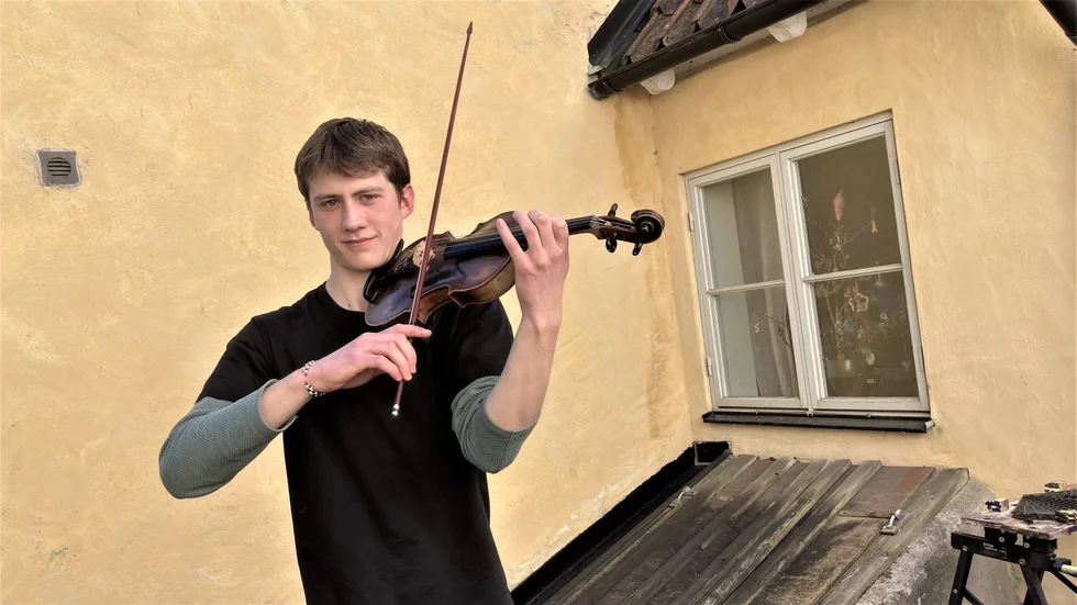Frey Franzén har spelat violin sedan sex-årsåldern, målet är att livnära sig på musiken.
