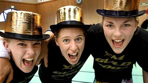 Sara Eriksson, Marie Karner och Fanny Lagerström spelade alla nästan hela finalmatchen när Team Eslöv i går säkrade SM-guldet på bortaplan i Nacka. Bild: PRESSENS BILD