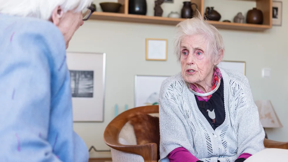 Elsie Johansson i samspråk med Kerstin Söderberg.