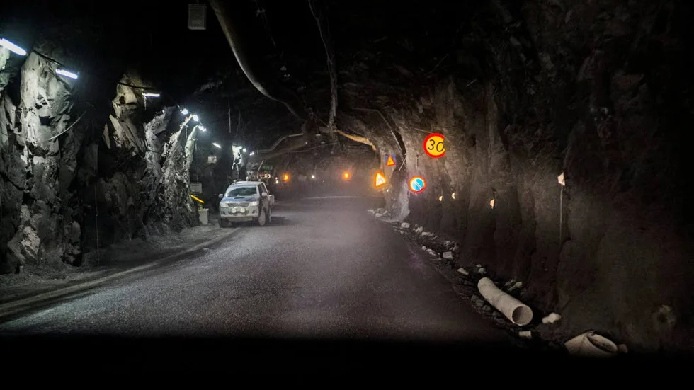 Gruvnäringen kan i längden inte leva på växelkursen.