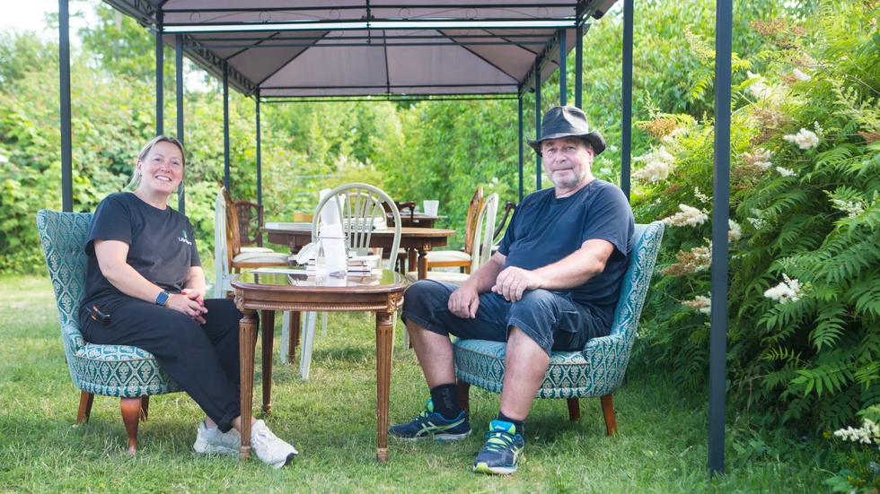 Kafé, bed and breakfast, getklappning, och loppis är några av verksamheterna som ryms på gården Liljedalen i Julita och som drivs av Jaana och Ulf Rundberg.